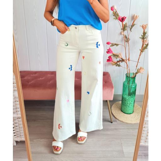 Jeans Blancos Bordados [2]