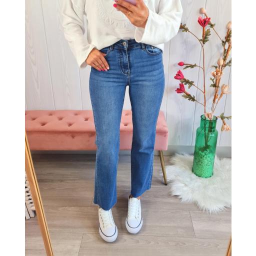 Jeans Carlota Desflecados [2]