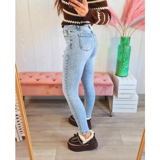 Jeans Emma Rotos [2]