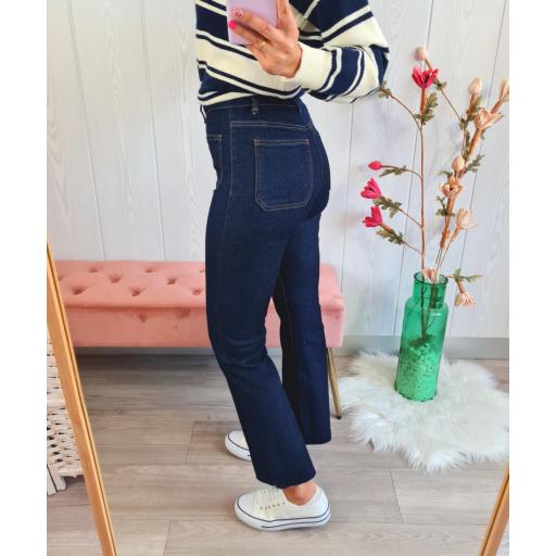 Jeans Flare Oscuros [2]