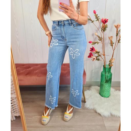 Jeans Flores Blancas [1]
