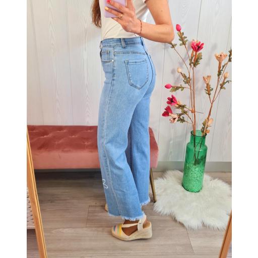 Jeans Flores Blancas [2]