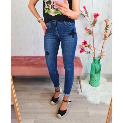 Jeans Flores Negras [1]
