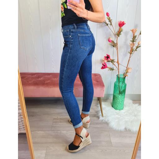 Jeans Flores Negras [3]