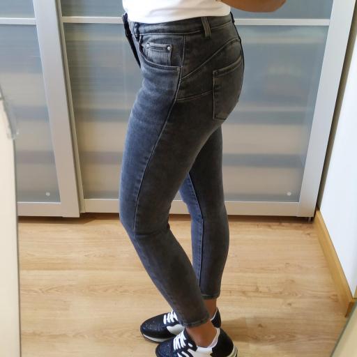 Jeans Gris Oscuro [2]