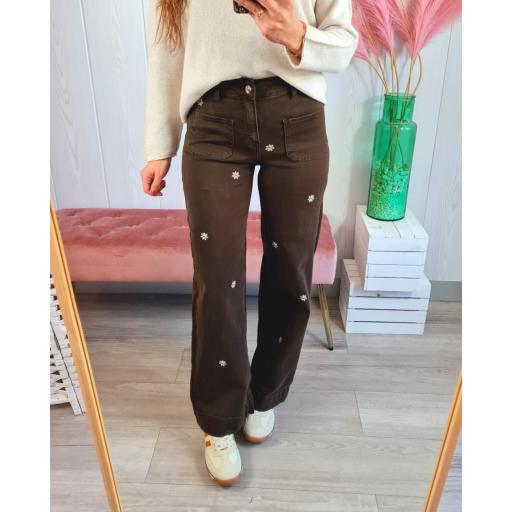 Jeans Marrones Bordados [3]