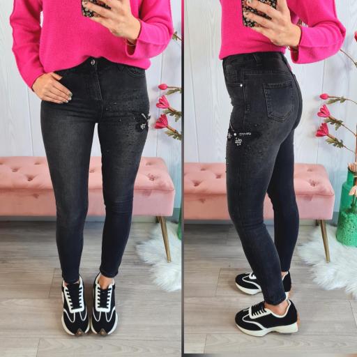 Jeans Negro Tachas