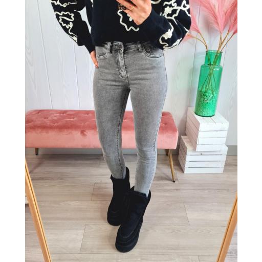 Jeans Skinny Grises [1]
