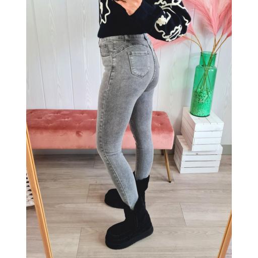 Jeans Skinny Grises [2]