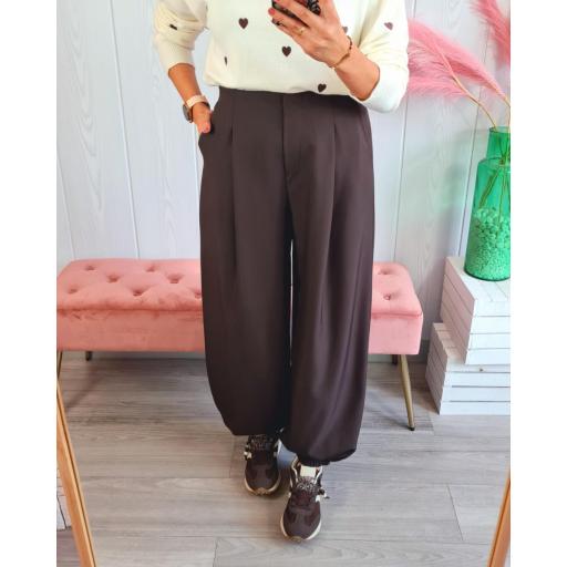 Pantalón Chocolate Pinzas [2]