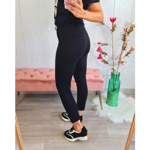 Pantalón Loreto Negro [3]
