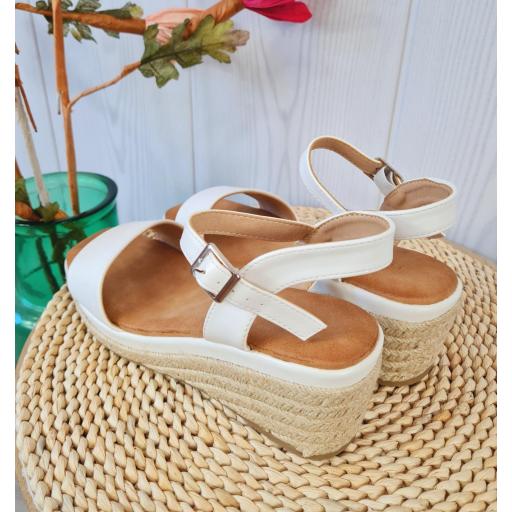 Sandalias Blancas [3]