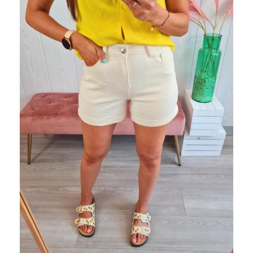 Short Beige Corazón [2]
