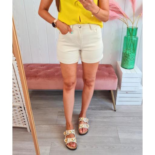 Short Beige Corazón [3]