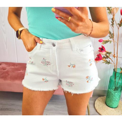 Short Blancos Flores [1]