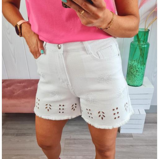 Short Blanco Perforado [1]