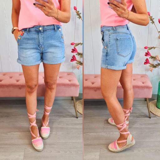 Short Bolsillos Botones