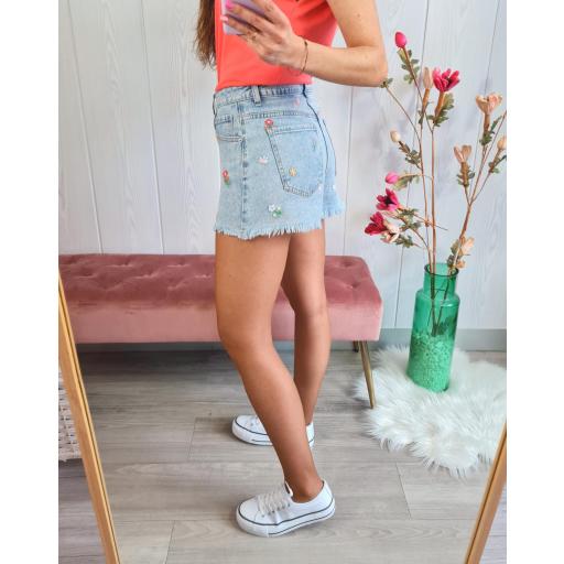 Short Flores Bordadas [2]