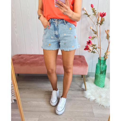 Short Flores Bordadas [3]