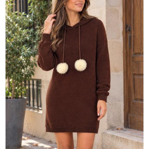 Vestido Chocolate Pompones