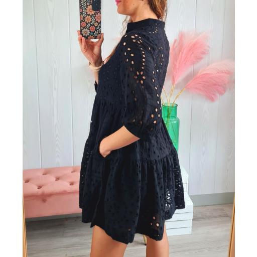 Vestido Negro Perforado [1]