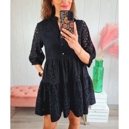 Vestido Negro Perforado [2]