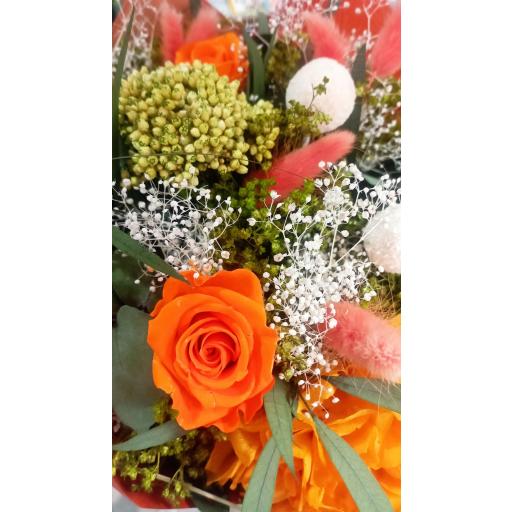 Ramo de Flores Secas y Preservadas en Tonos Naranja [2]