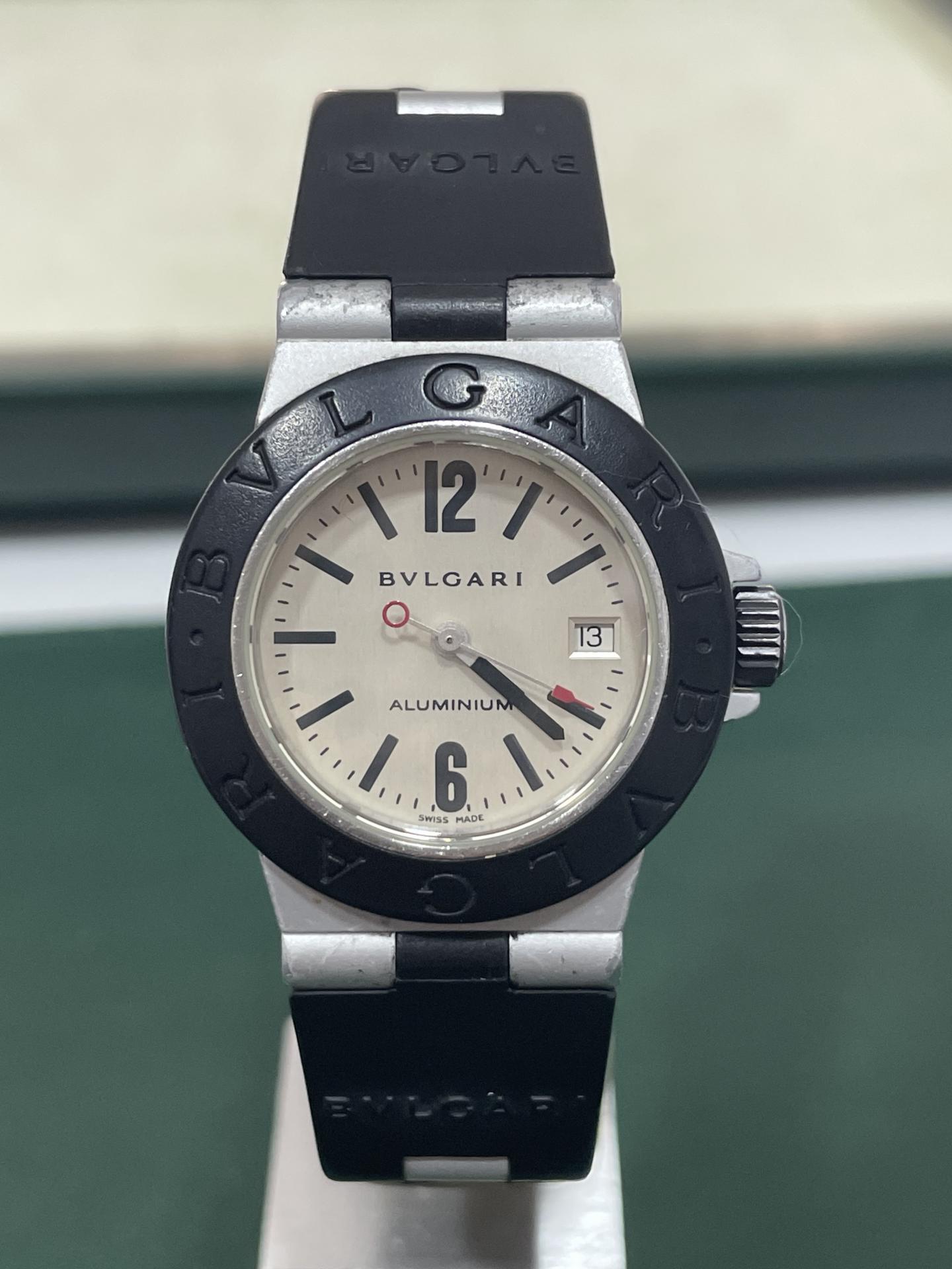 Bvlgari Bulgari Aluminio AL29TA Reloj de cuarzo para mujer con fecha de 29 mm.