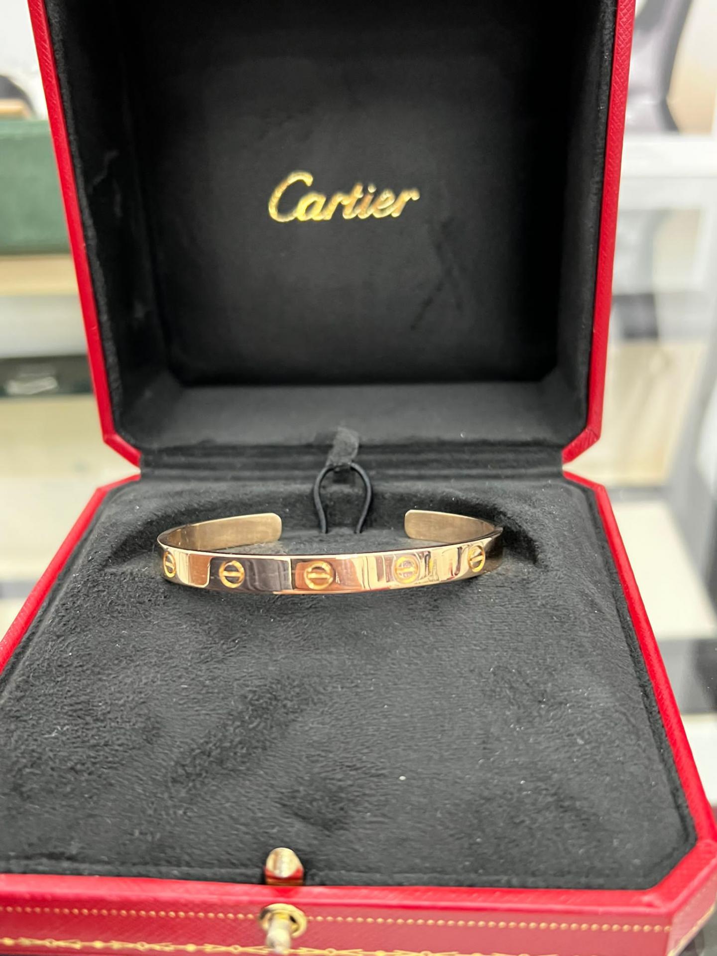 Cartier "LOVE" bangle en oro Rosa 18 Kt ref.LND548 talla 18 caja.