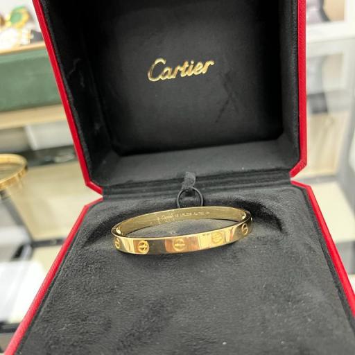 Cartier "LOVE" bangle en oro amarillo 18 Kt  ref.NFK893 talla 17 caja y Garantía. [3]