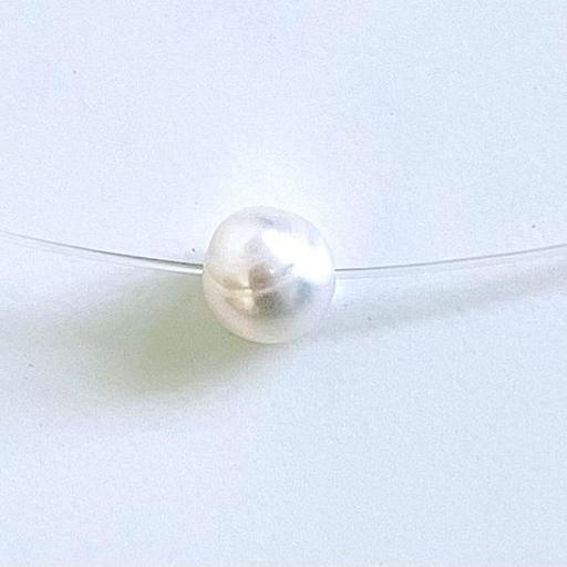 Colgante minimalista con perla