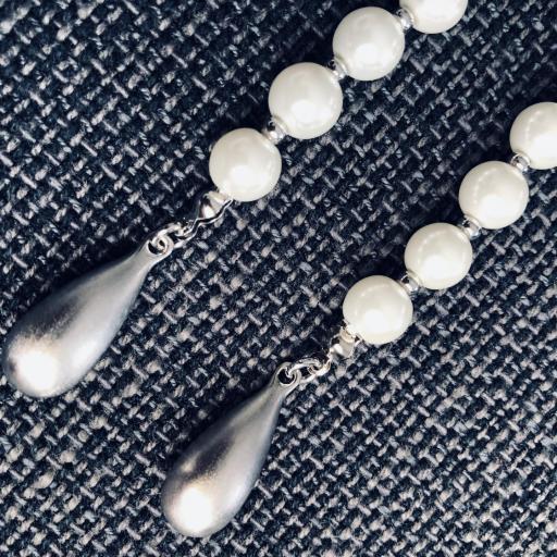 Pendientes de perlas de nácar [1]