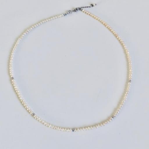 Gargantilla de perlas y plata [1]