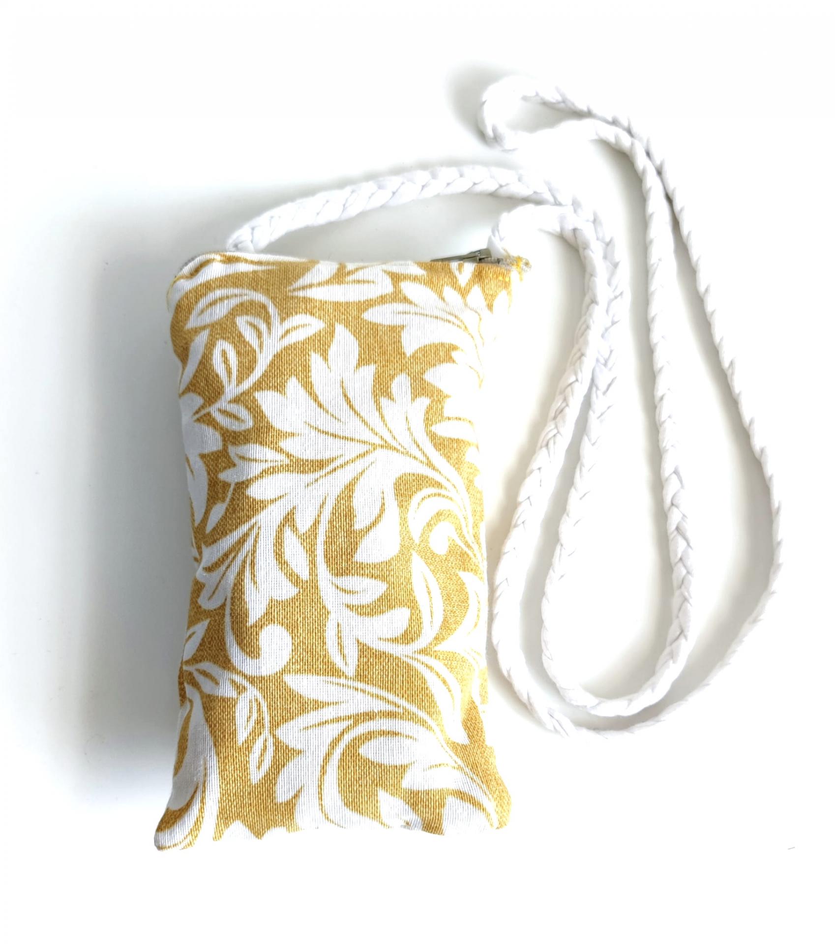 Bolso mini  exclusivo para móvil en tela floral color mostaza