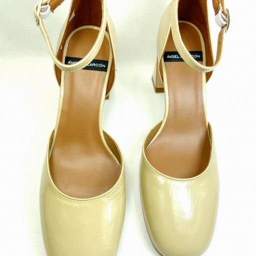 JANE BEIGE [2]