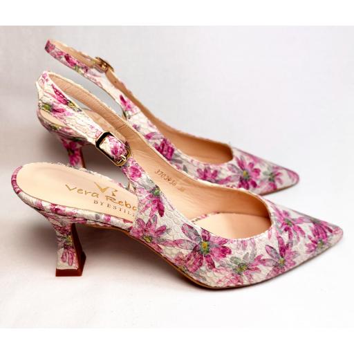 SALON MARGARET ROSA [2]