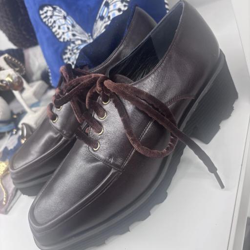 ZAPATO CORDONES TRACK MARRON