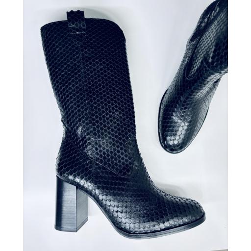 BOTA ESCAMA NEGRA