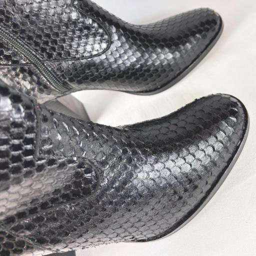 BOTA ESCAMA NEGRA [2]