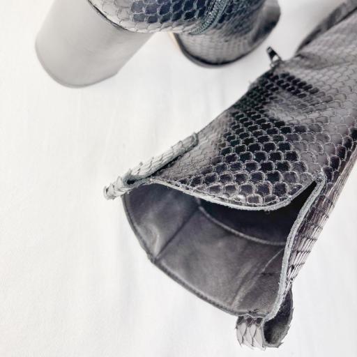 BOTA ESCAMA NEGRA [3]