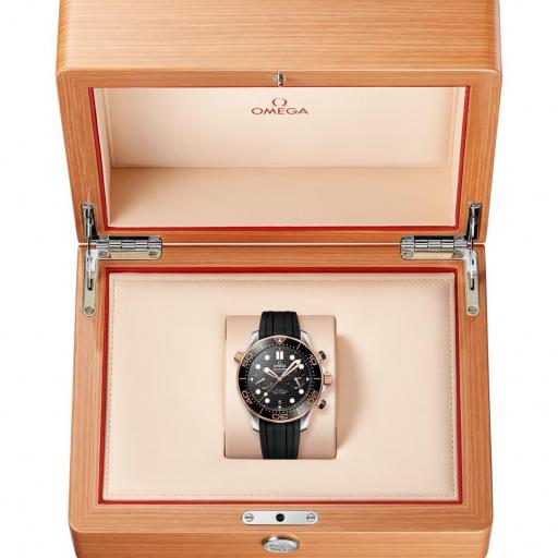 Omega Seamaster Diver 300M 44mm 210.22.44.51.01.001 [3]