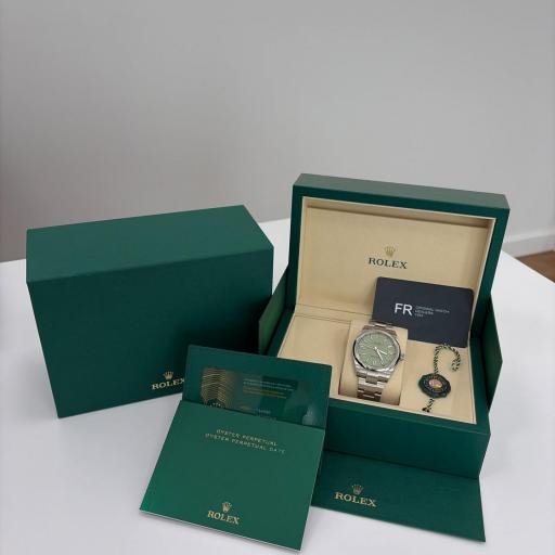 Rolex Oyster Perpetual 41mm 2026 [2]