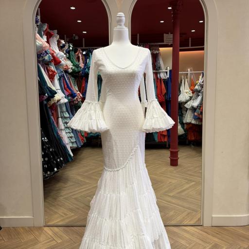 Traje de flamenca canastero envolvente plumeti blanco [1]