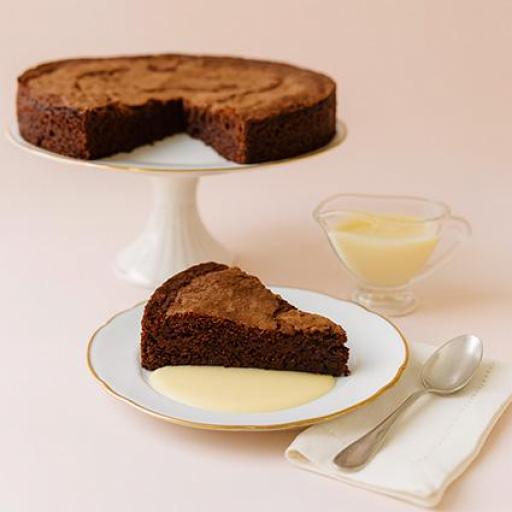 Gâteau au Chocolat con crema inglesa