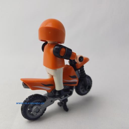 PLAYMOBIL 4698 SPECIAL NIÑO CON MOTO DE CROSS (AÑO 2010) [2]