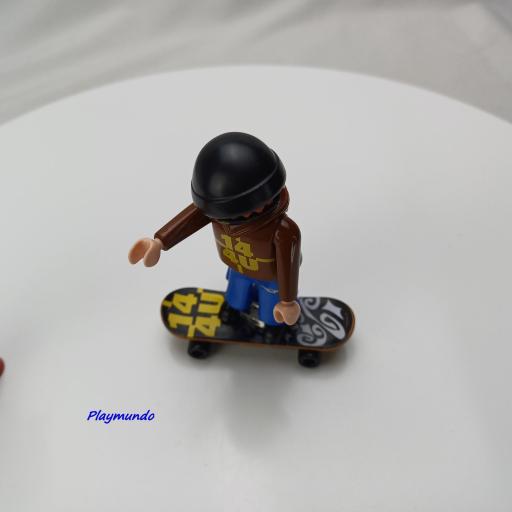 PLAYMOBIL 4754 SPECIAL SKATER  (AÑO 2011) [1]