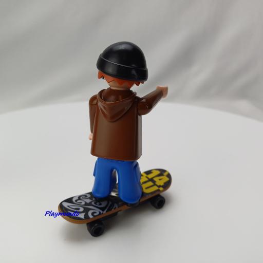 PLAYMOBIL 4754 SPECIAL SKATER  (AÑO 2011) [2]