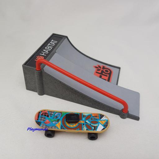 PLAYMOBIL PISTA SKATE CON MONOPATIN [2]