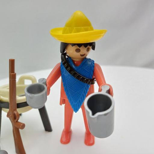 PLAYMOBIL 3344 MEXICANO BANDIDO CON CALDERO (AÑO 1976) [2]