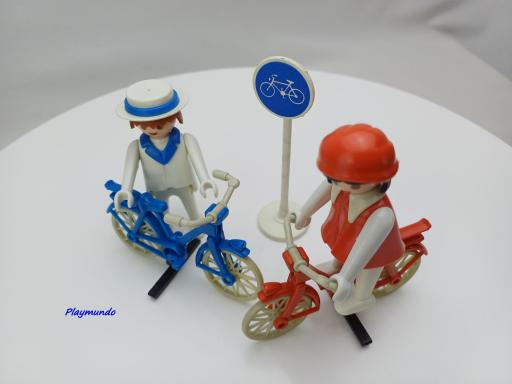 PLAYMOBIL 3573 CICLISTAS (AÑO 1980) [2]